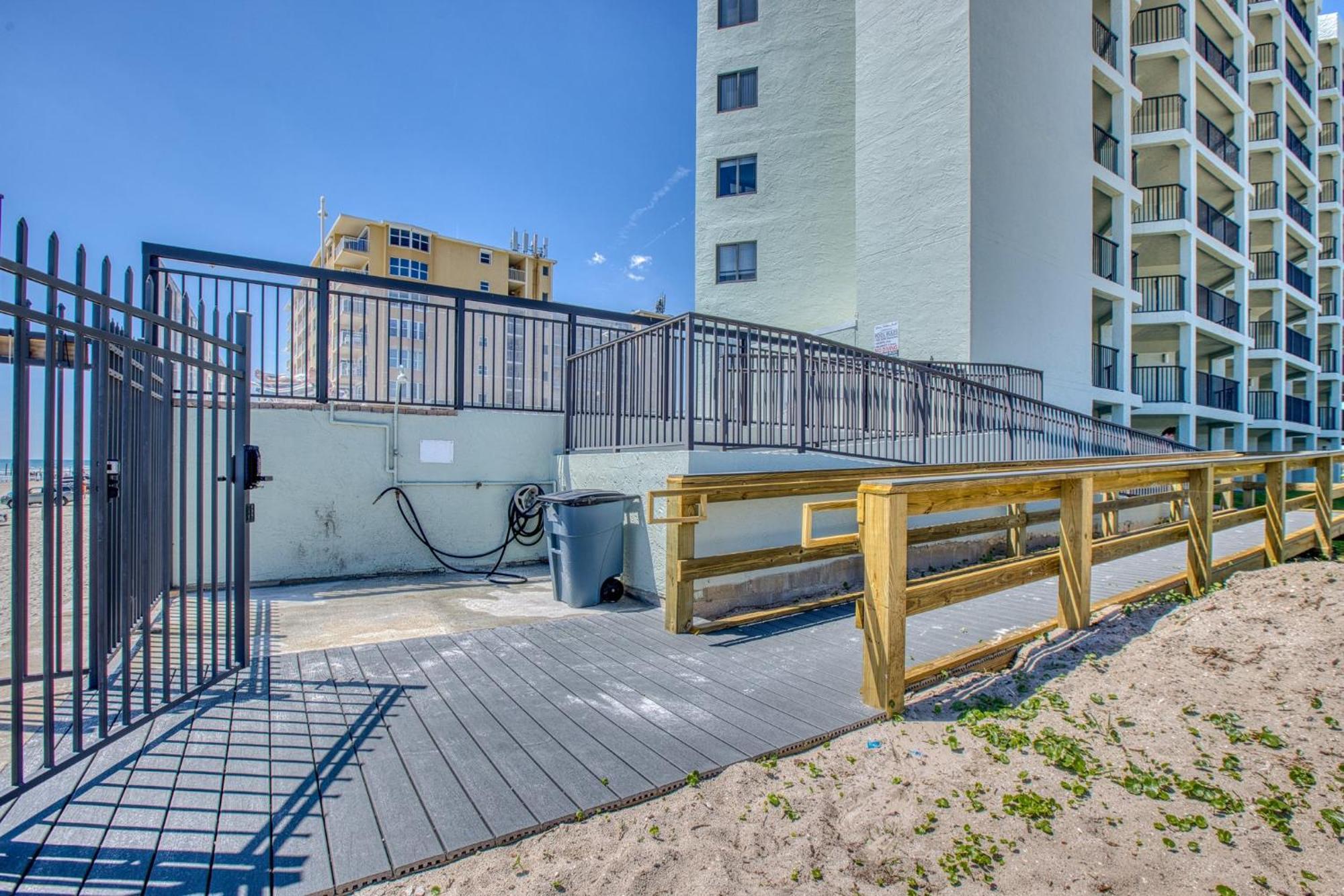 Ocean View With A Beachfront Pool At Ocean Trillium Condo ~ 702 New Smyrna Beach Dış mekan fotoğraf